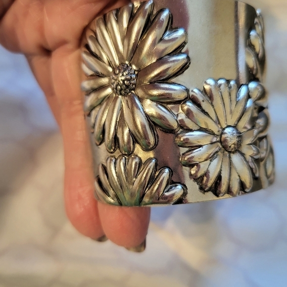 New Boho,Vintage, Sunflower/Daisy Embossed Wide Cuff Bracelet - Picture 8 of 12